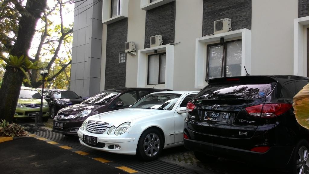 Sutan Raja Guest House Bandung Eksteriør bilde